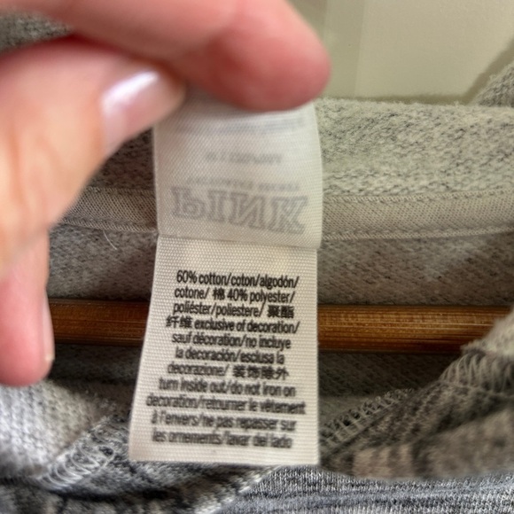 EUC Victoria’s Secret PINK grey space dye cropped hoodie, size M. Back cutout - Picture 8 of 13